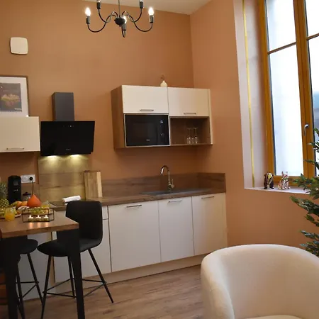 La Republique D'emmanuel Lejlighed *